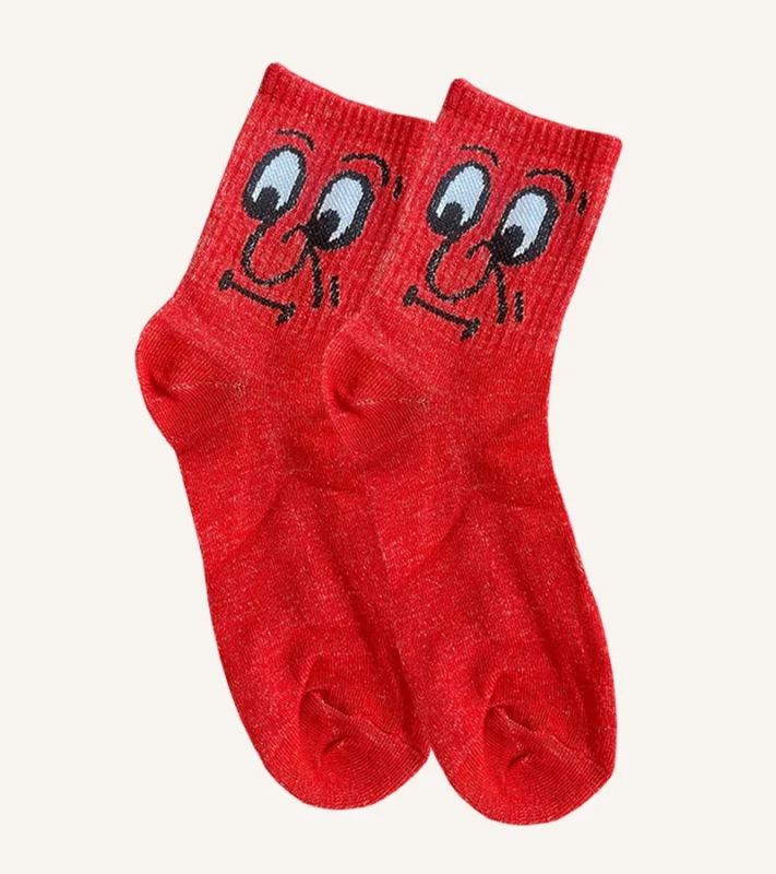 Descubre nuestras calcetas de comodidad máxima, diseñadas para brindarte una sensación de suavidad y confort en cada paso.