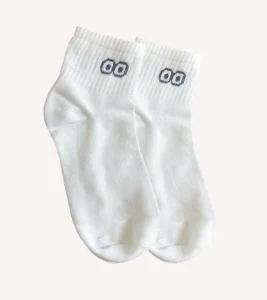 Descubre nuestras calcetas de comodidad máxima, diseñadas para brindarte una sensación de suavidad y confort en cada paso.