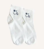 Descubre nuestras calcetas de comodidad máxima, diseñadas para brindarte una sensación de suavidad y confort en cada paso.