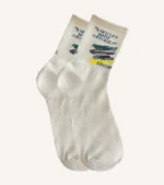 Descubre nuestras calcetas de comodidad máxima, diseñadas para brindarte una sensación de suavidad y confort en cada paso.