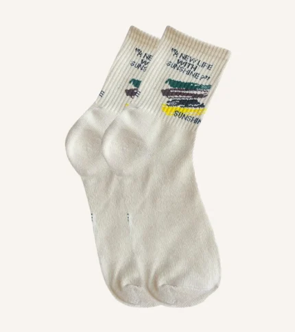 Descubre nuestras calcetas de comodidad máxima, diseñadas para brindarte una sensación de suavidad y confort en cada paso.