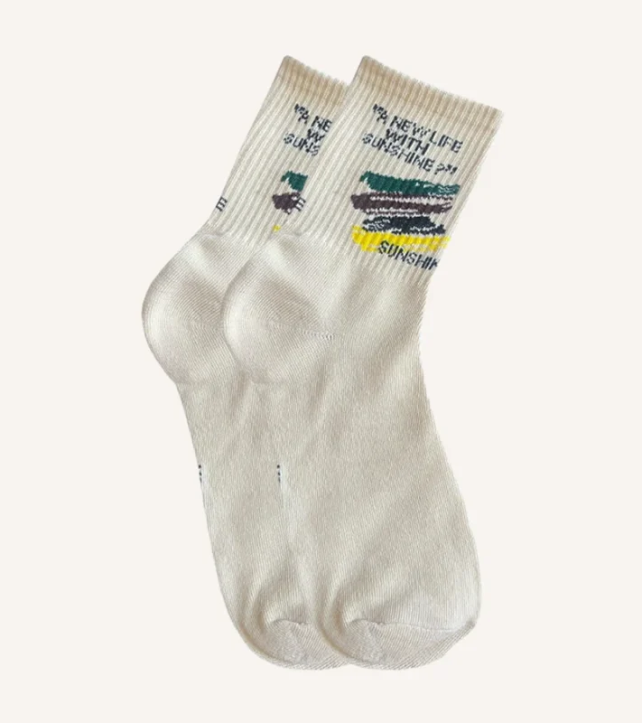 Descubre nuestras calcetas de comodidad máxima, diseñadas para brindarte una sensación de suavidad y confort en cada paso.