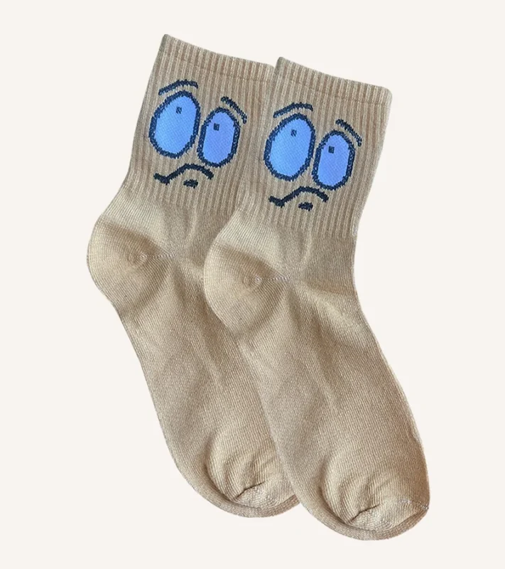 Descubre nuestras calcetas de comodidad máxima, diseñadas para brindarte una sensación de suavidad y confort en cada paso.