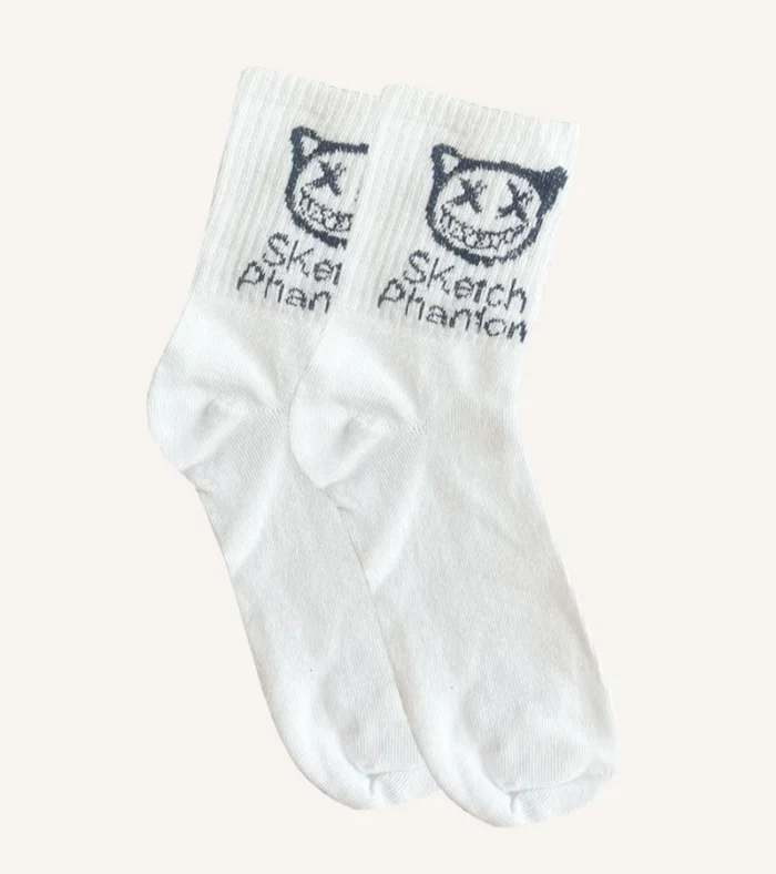 Descubre nuestras calcetas de comodidad máxima, diseñadas para brindarte una sensación de suavidad y confort en cada paso.