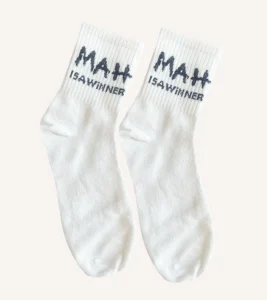 Descubre nuestras calcetas de comodidad máxima, diseñadas para brindarte una sensación de suavidad y confort en cada paso.
