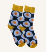Descubre nuestras calcetas de comodidad máxima, diseñadas para brindarte una sensación de suavidad y confort en cada paso.