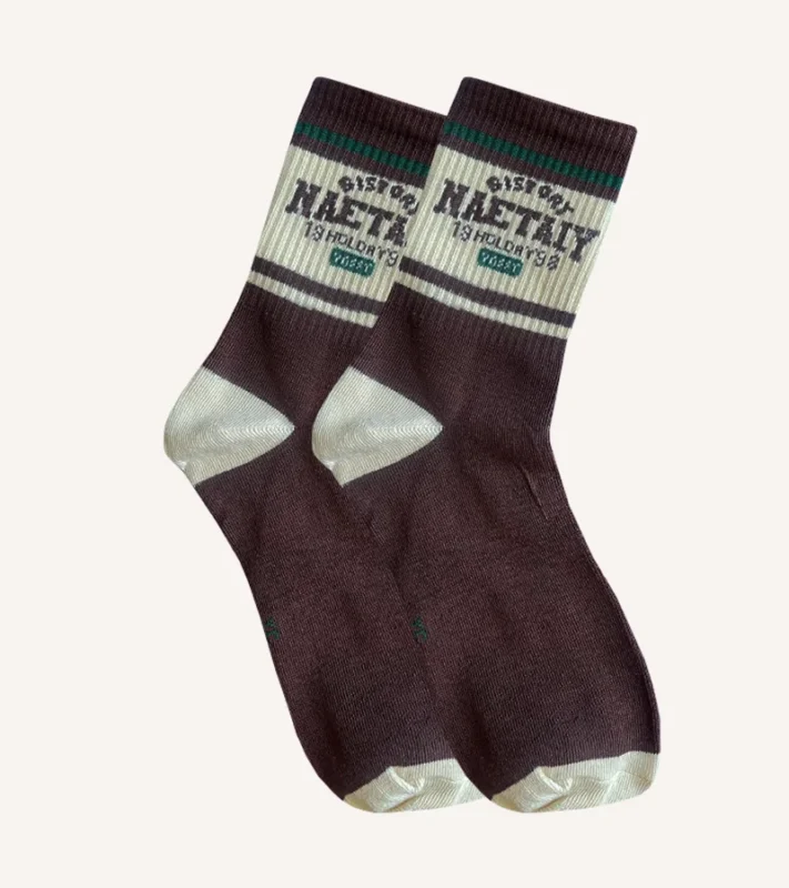 Descubre nuestras calcetas de comodidad máxima, diseñadas para brindarte una sensación de suavidad y confort en cada paso.