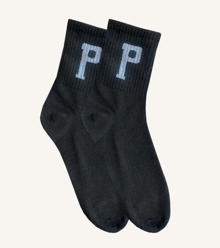 Descubre nuestras calcetas de comodidad máxima, diseñadas para brindarte una sensación de suavidad y confort en cada paso.